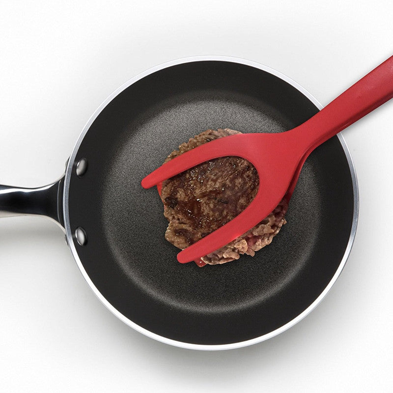Made of silicone material, the tong will not scratch your pans