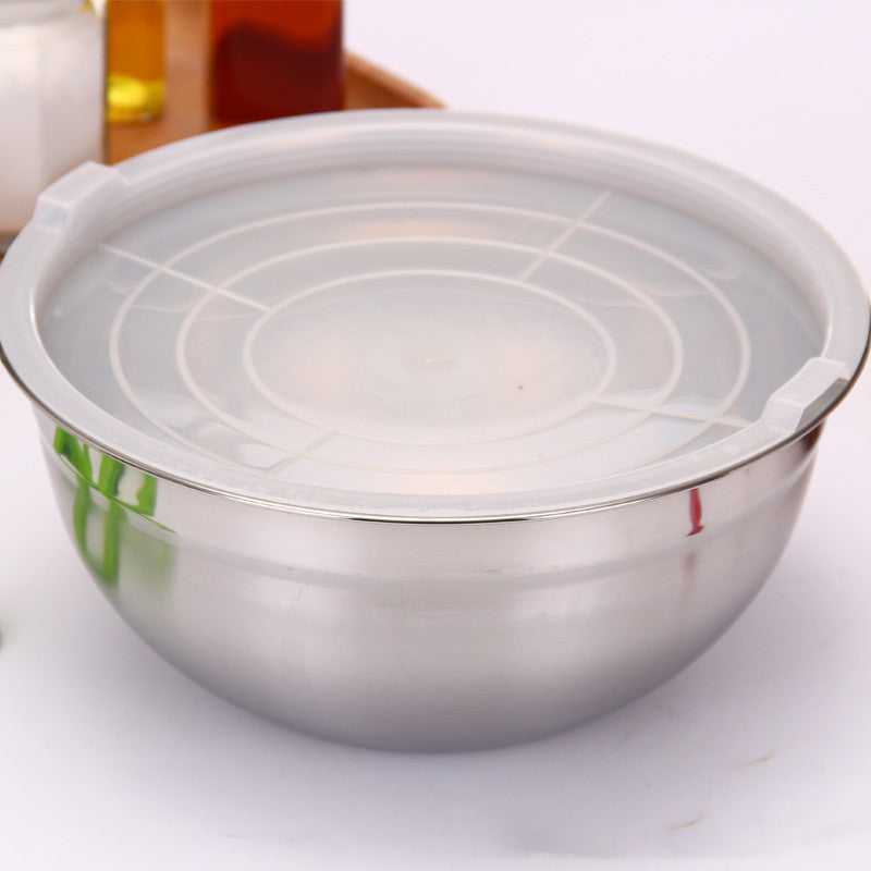 The set consists of 5 bowls in different sizes. Each one has a lid which makes them ideal for food storage in the fridge. 