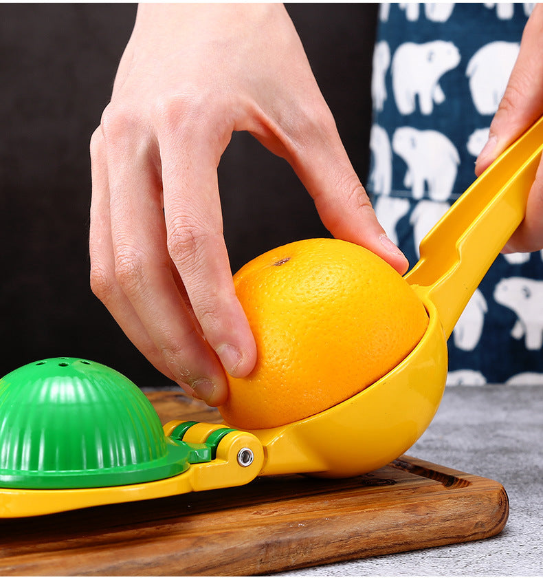 The lemon & lime squeezer is easy to use and will ensure to get the last drop from your citrus