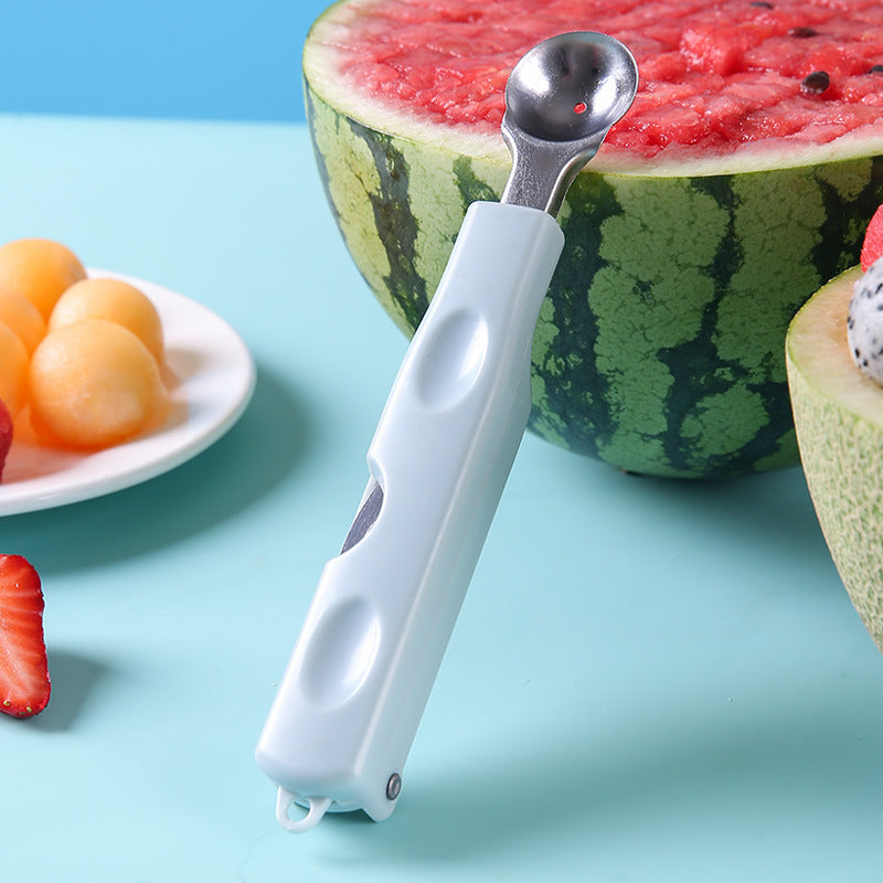Thanks to its small size, you can bring the melon slicer with you on your outdoor eating outings and enjoy freshly cut fruit on the go